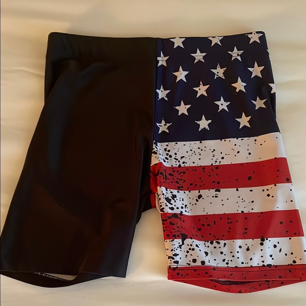 American flag 🇺🇸 and black shorts